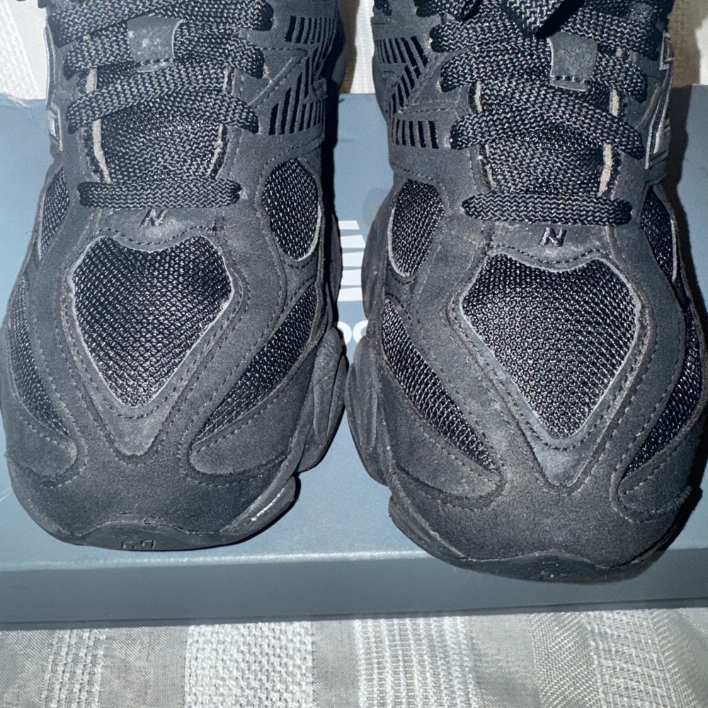 New Balance 9060 Sneakers Triple Black Youth 6.5 Women’s Size 8 - Picture 3 of 10